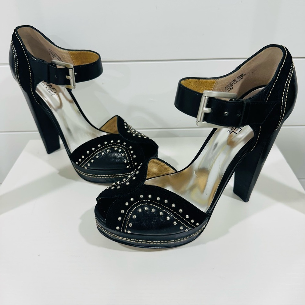 🖤✨ MICHAEL KORS BLACK SILVER STUDDED ASTOR QUARTER STRAP PLATFORM SUEDE HEEL 7.5